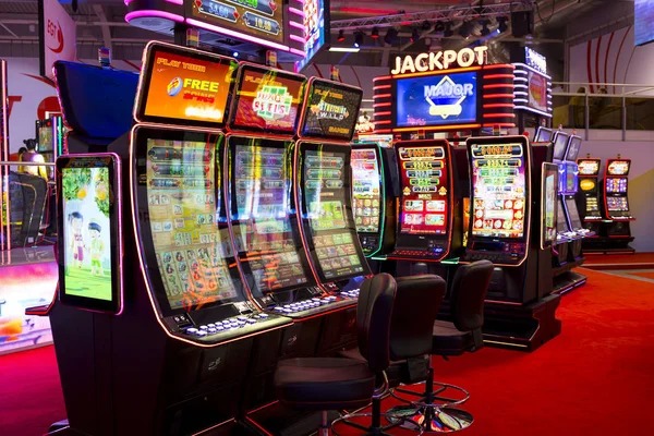 slot zeus88 mobile app interface showing live casino and sports markets